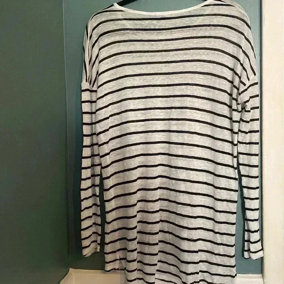 Vince long sleeve - long - Tshirt - size small - front pocket -stripes - Picture 6 of 6